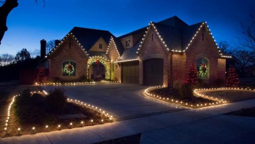 this image shows Christmas lights in Folsom, CA